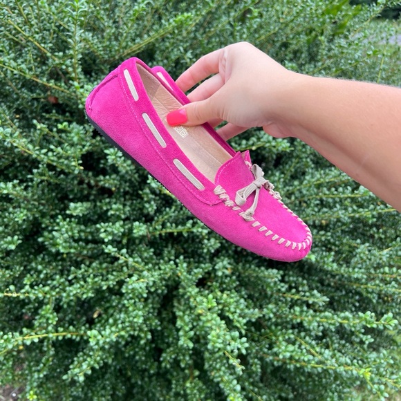 Vera Wang Fuchsia Pink Suede Loafers Slip On Shoes Women Size 6 M, Made in Italy - Picture 12 of 14